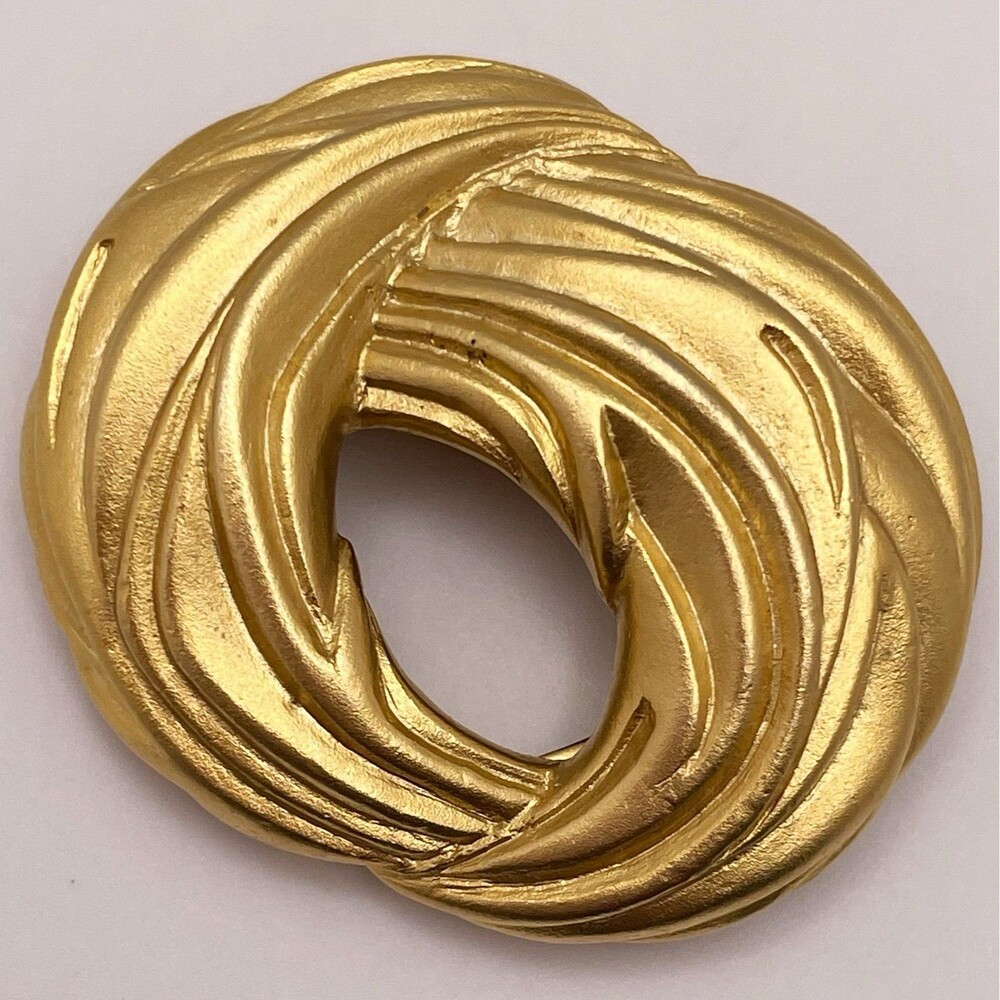 Gold Tone Vintage Round Textured Scarf Clip
